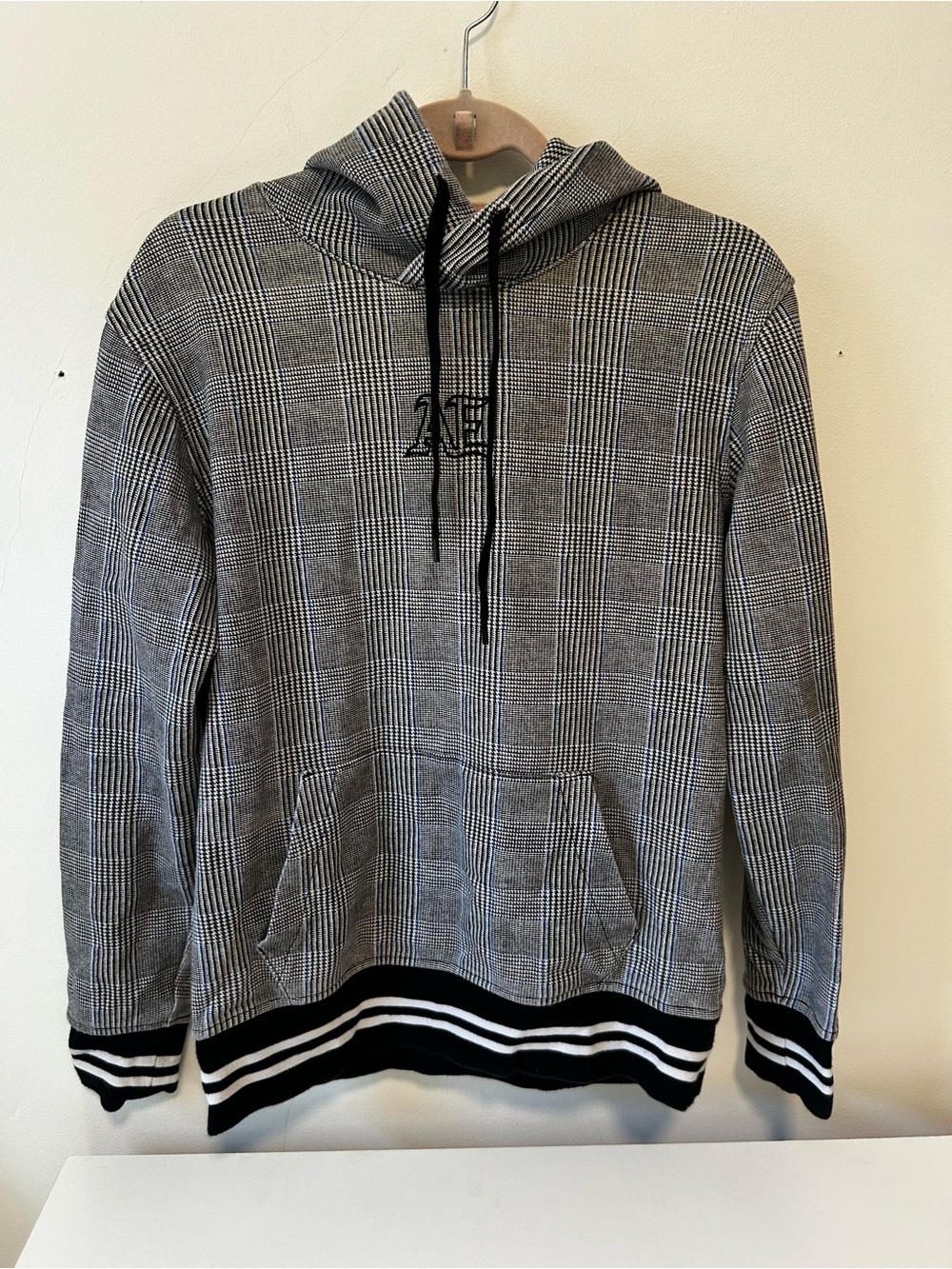 American Eagle Outfitters Black & Gray Plaid Hooded Pullover Sweatshirt